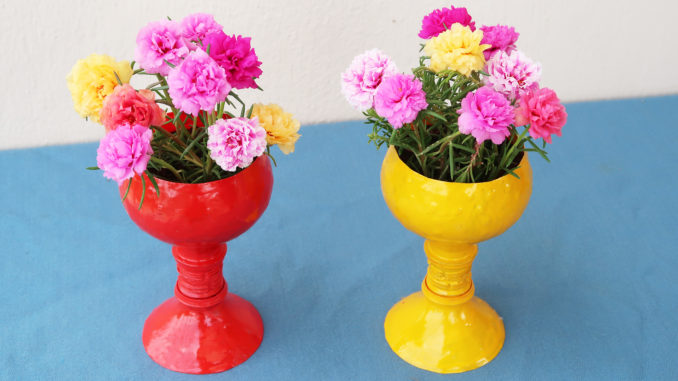 Beautiful cup-shaped flower pot ideas from plastic bottles left to plant Portulaca (Moss Rose) (2)